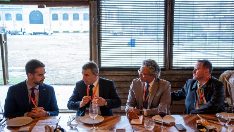 27152328 2216439 GDO