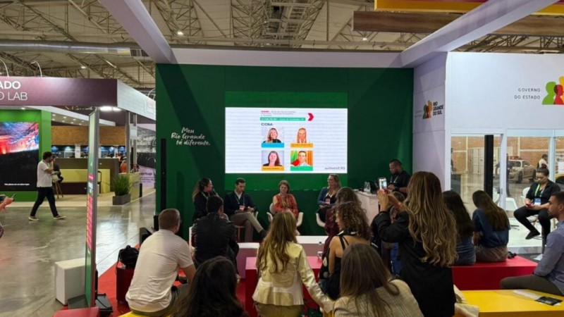 Painel contou com representantes das &aacute;reas de turismo, inova&ccedil;&atilde;o e transi&ccedil;&atilde;o energ&eacute;tica